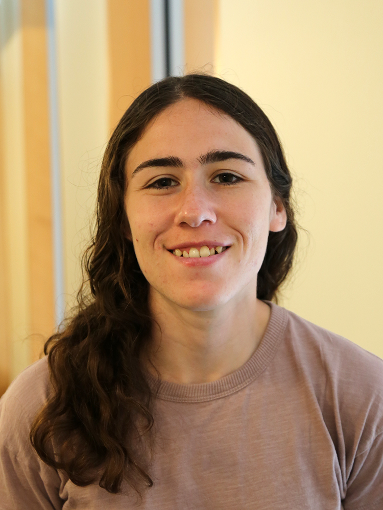 Ruby Siegel, Lurie Undergraduate Fellow 2022–2023